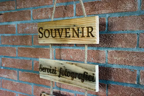 Insegne Artigianali in Legno