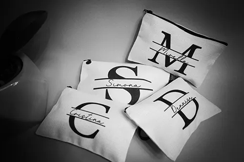 Pochette Personalizzate Sublimate con Lettering e Nome in Corsivo
