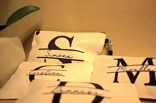 Pochette Personalizzate Sublimate con Lettering e Nome in Corsivo